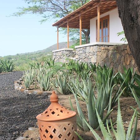 La Fora Ecolodge Sao Filipe Exterior photo