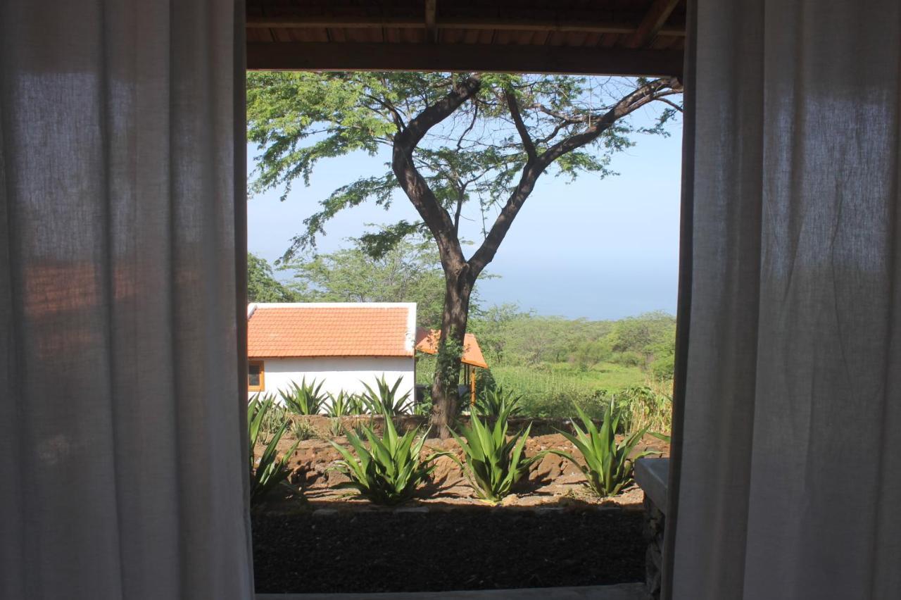 La Fora Ecolodge Sao Filipe Exterior photo