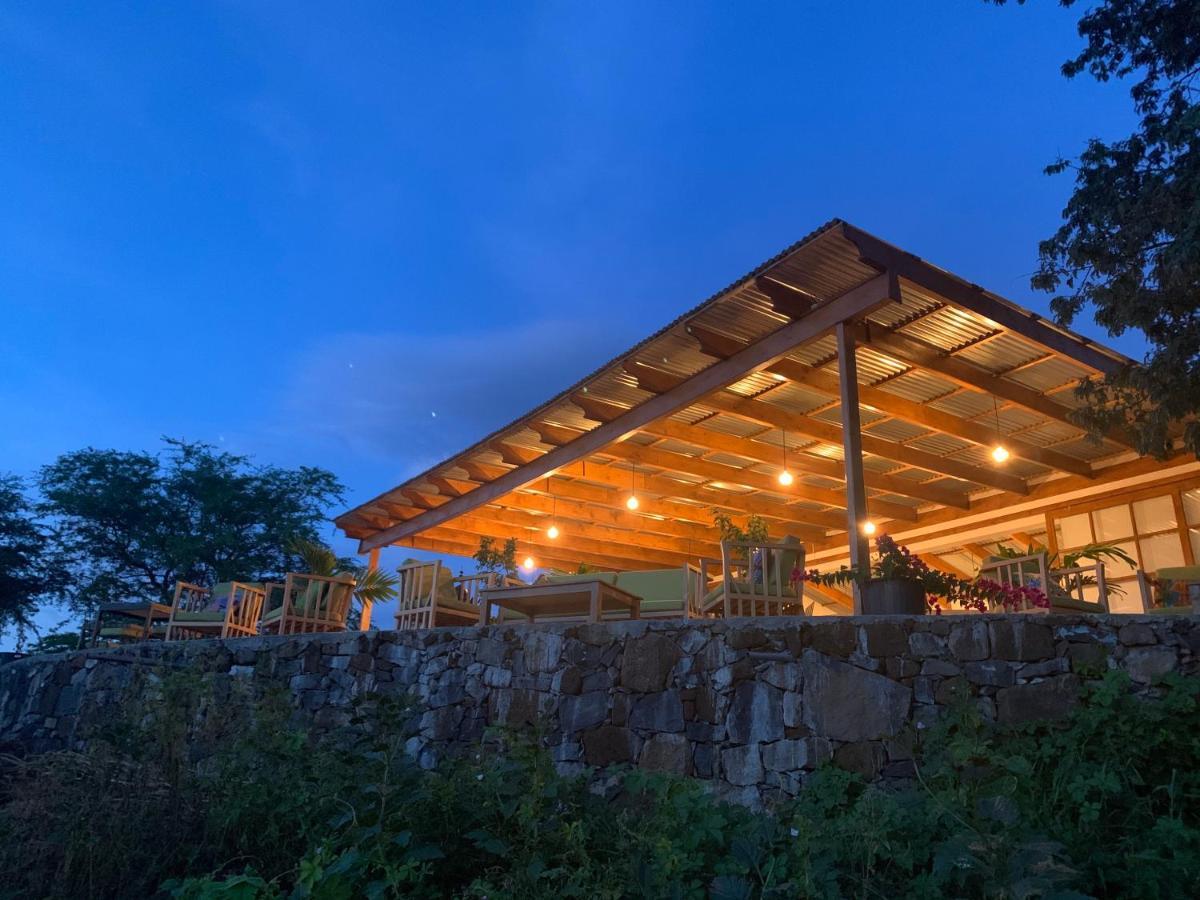 La Fora Ecolodge Sao Filipe Exterior photo