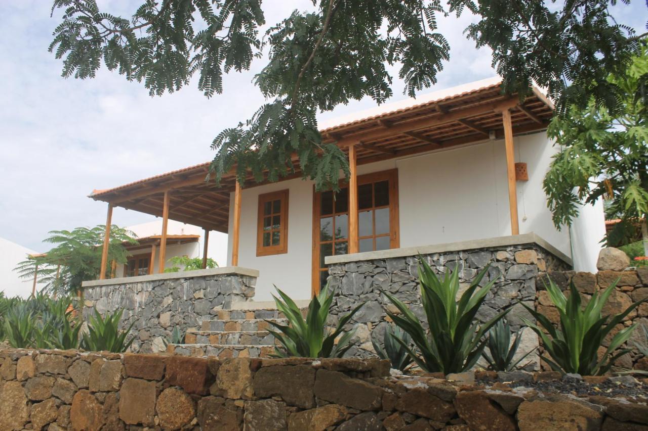 La Fora Ecolodge Sao Filipe Exterior photo